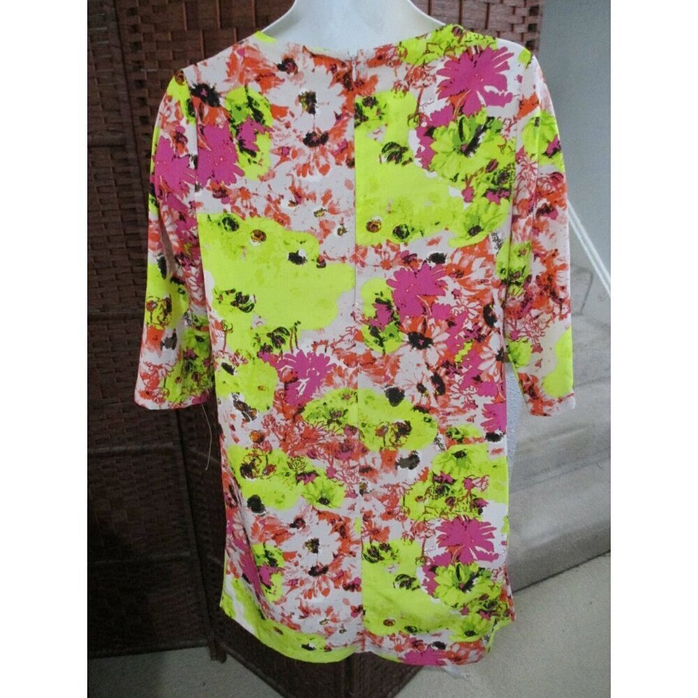NWT Daisy Fuentes Floral Pattern Dress Size Medium Flowers Summer Multi Color - Picture 2 of 5